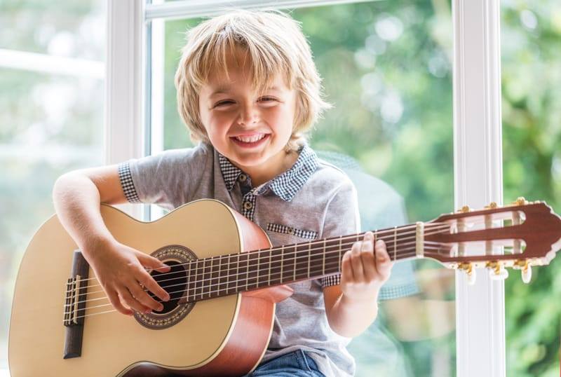 Những lợi ích khi chơi nhạc cụ đối với trẻ em